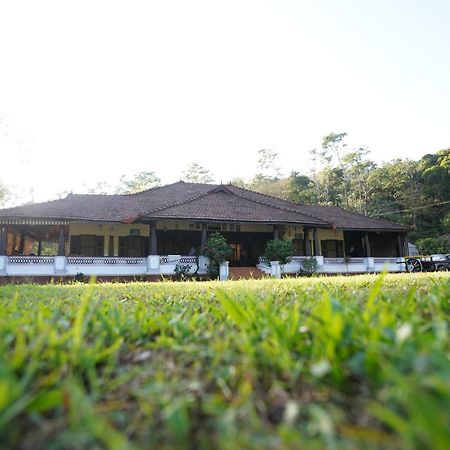 Highland Estate Hotel Sakleshpur Luaran gambar