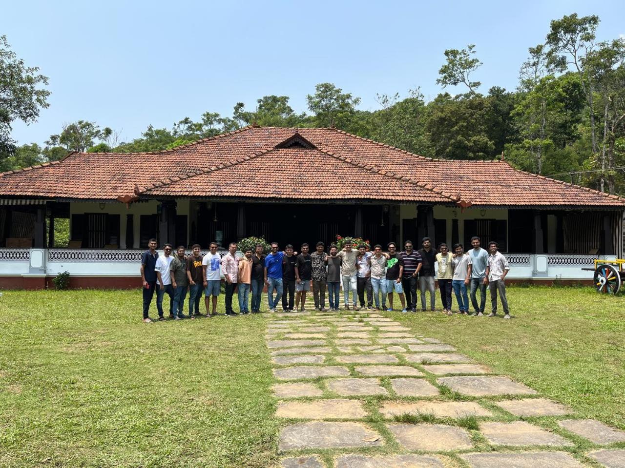 Highland Estate Hotel Sakleshpur Luaran gambar